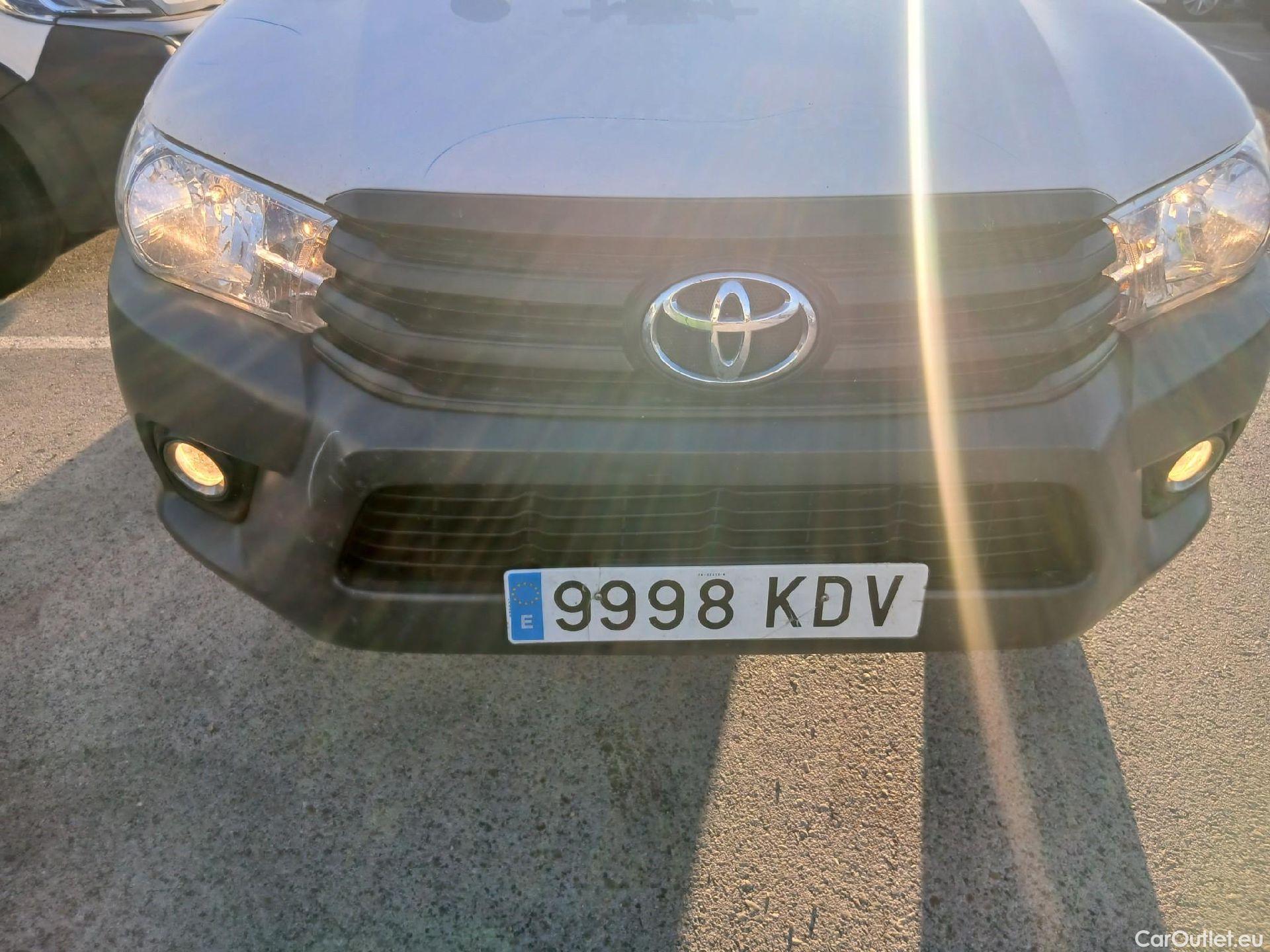  Toyota  Hilux TOYOTA  VU 2p 7G pickup 2.4 D-4D Cabina Extra GX 4x4 #2