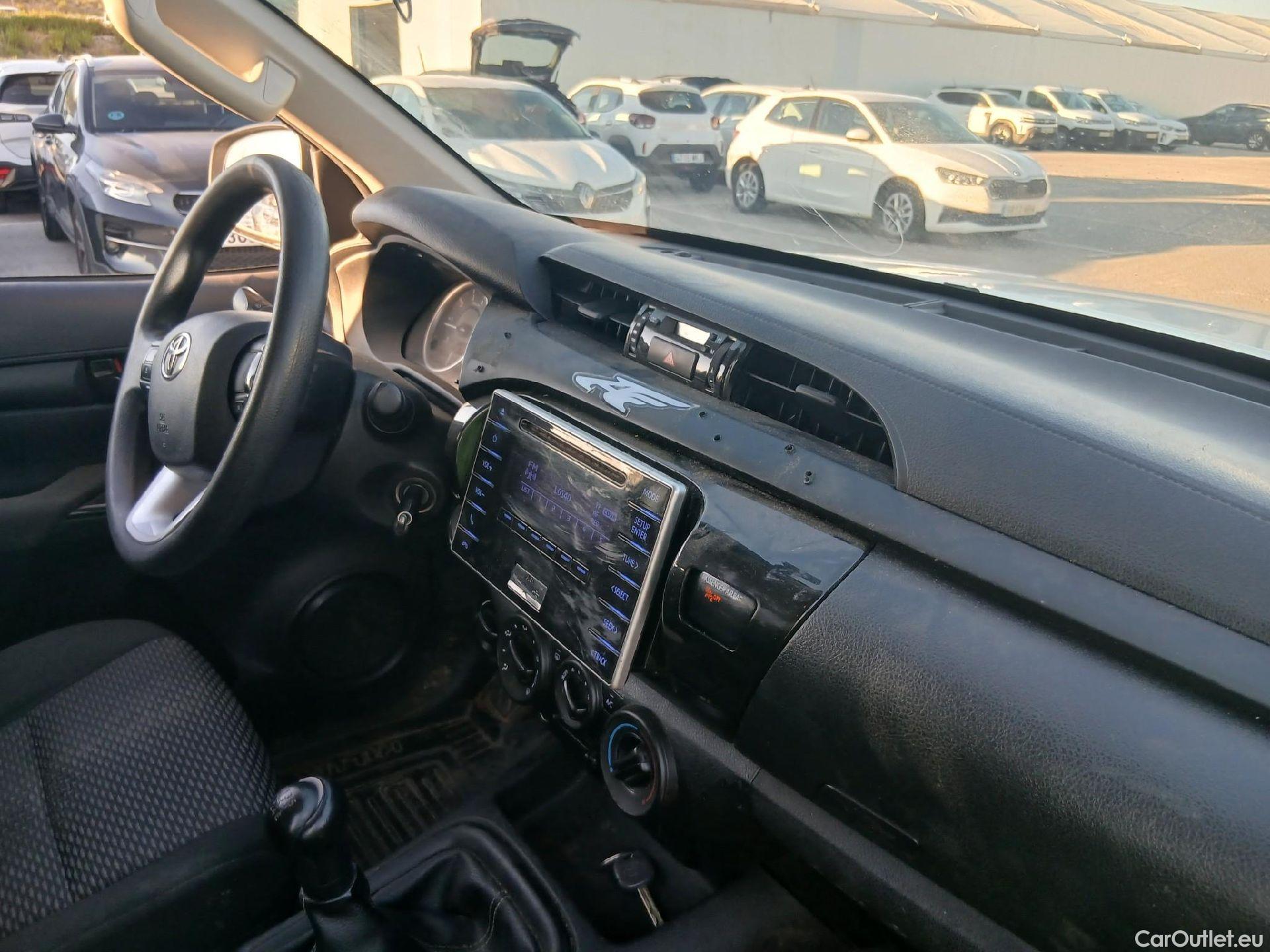  Toyota  Hilux TOYOTA  VU 2p 7G pickup 2.4 D-4D Cabina Extra GX 4x4 #60