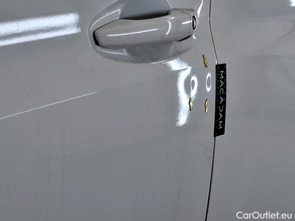  Peugeot  208 PEUGEOT  / 2019 / 5P / Berline Puretech 100 S&S Allure Business #2