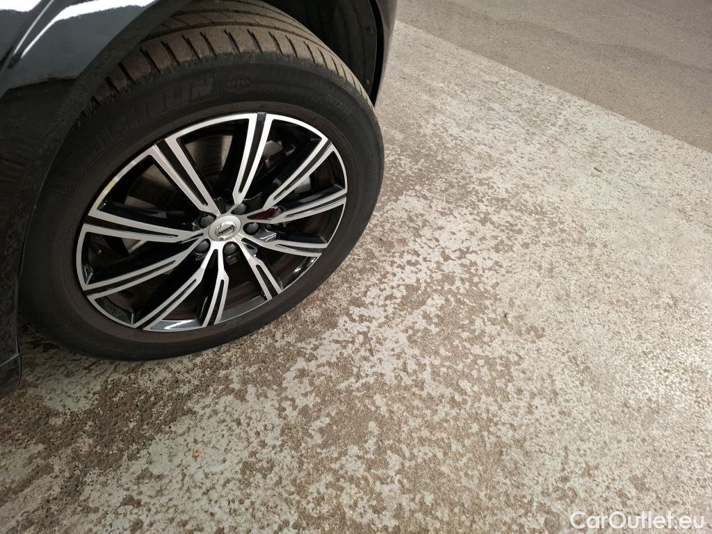  Volvo  XC60 VOLVO  / 2017 / 5P / SUV Rchrg T6 340 GT 8 Inscr Luxe #1