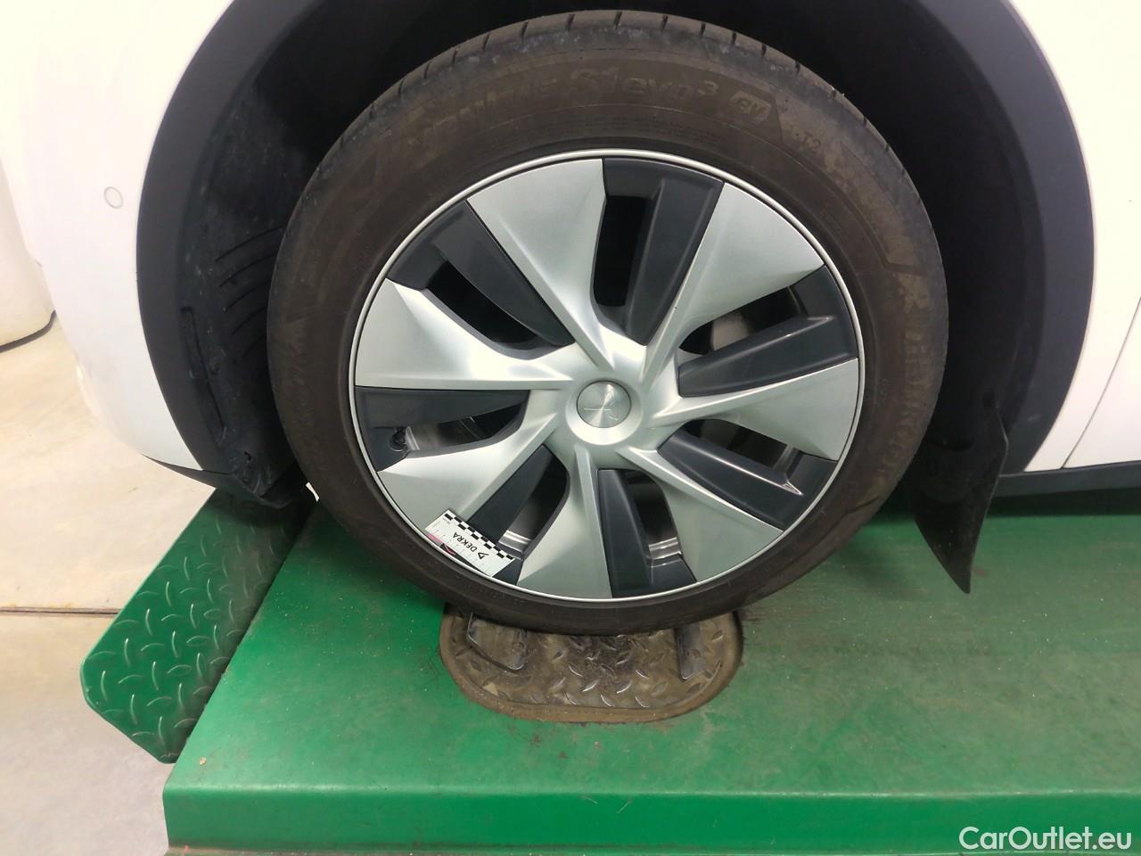  Tesla  Model Y  75kWh Long-Range AWD #17