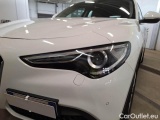  Alfa Romeo   STELVIO ALFA ROMEO / 2017 / 5P / SUV 2.2 TURBO DIESEL 160CV BUSINES AT8 RWD (AUTOCARRO) #35