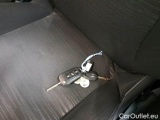  Peugeot  208 PEUGEOT  / 2015 / 5P / BERLINA VAN ACTIVE BLUEHDI 75CV #100