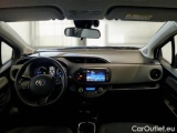  Toyota  Yaris TOYOTA  / 2017 / 5P / BERLINA 1.5 HYBRID ACTIVE MY18 #4