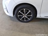  Toyota  Yaris TOYOTA  / 2017 / 5P / BERLINA 1.5 HYBRID ACTIVE MY18 #21