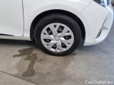  Toyota  Yaris TOYOTA  / 2017 / 5P / BERLINA 1.5 HYBRID ACTIVE MY18 #17