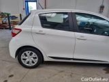  Toyota  Yaris TOYOTA  / 2017 / 5P / BERLINA 1.5 HYBRID ACTIVE MY18 #50