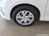  Toyota  Yaris TOYOTA  / 2017 / 5P / BERLINA 1.5 HYBRID ACTIVE MY18 #69