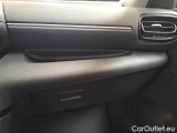  Toyota  Yaris TOYOTA  / 2020 / 5P / BERLINA HYBRID BUSINESS MY20 #136