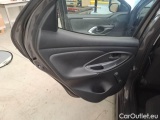  Toyota  Yaris TOYOTA  / 2020 / 5P / BERLINA HYBRID BUSINESS MY20 #140