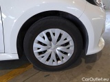  Toyota  Yaris TOYOTA  / 2020 / 5P / BERLINA HYBRID BUSINESS MY22 #17