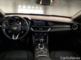  Alfa Romeo   STELVIO ALFA ROMEO / 2017 / 5P / SUV 2.2 TD 190 CV SUPER BUSINESS AT8 Q4 #3