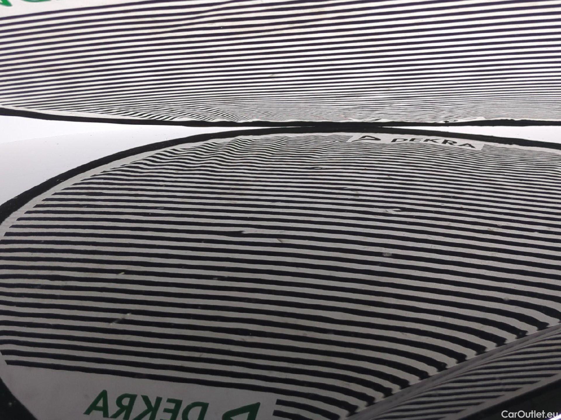  Citroen  C4 CITROEN  X / 2022 / 4P / Berline PureTech 130 S&S EAT8 Shine #21