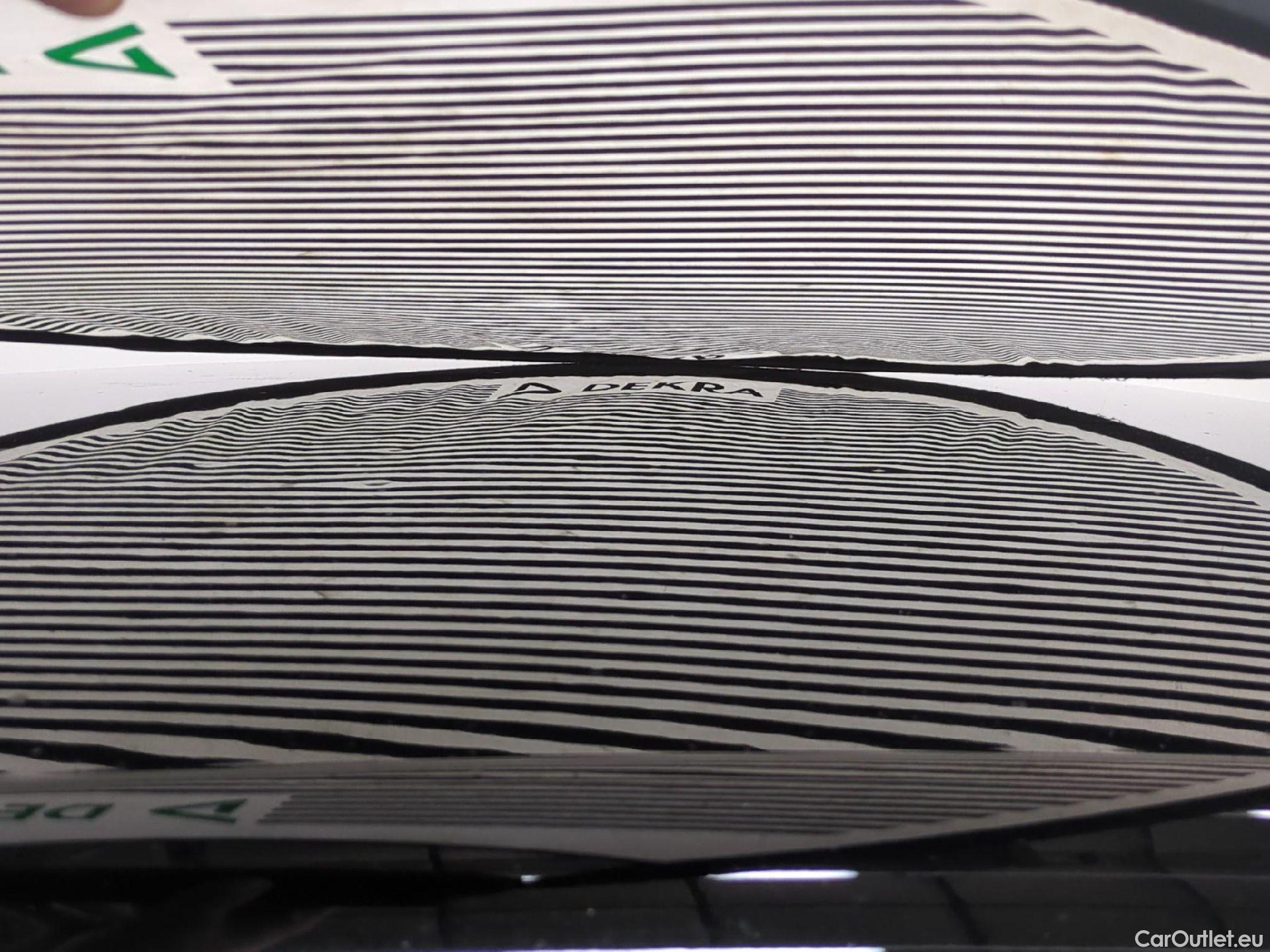  Citroen  C4 CITROEN  X / 2022 / 4P / Berline PureTech 130 S&S EAT8 Shine #17