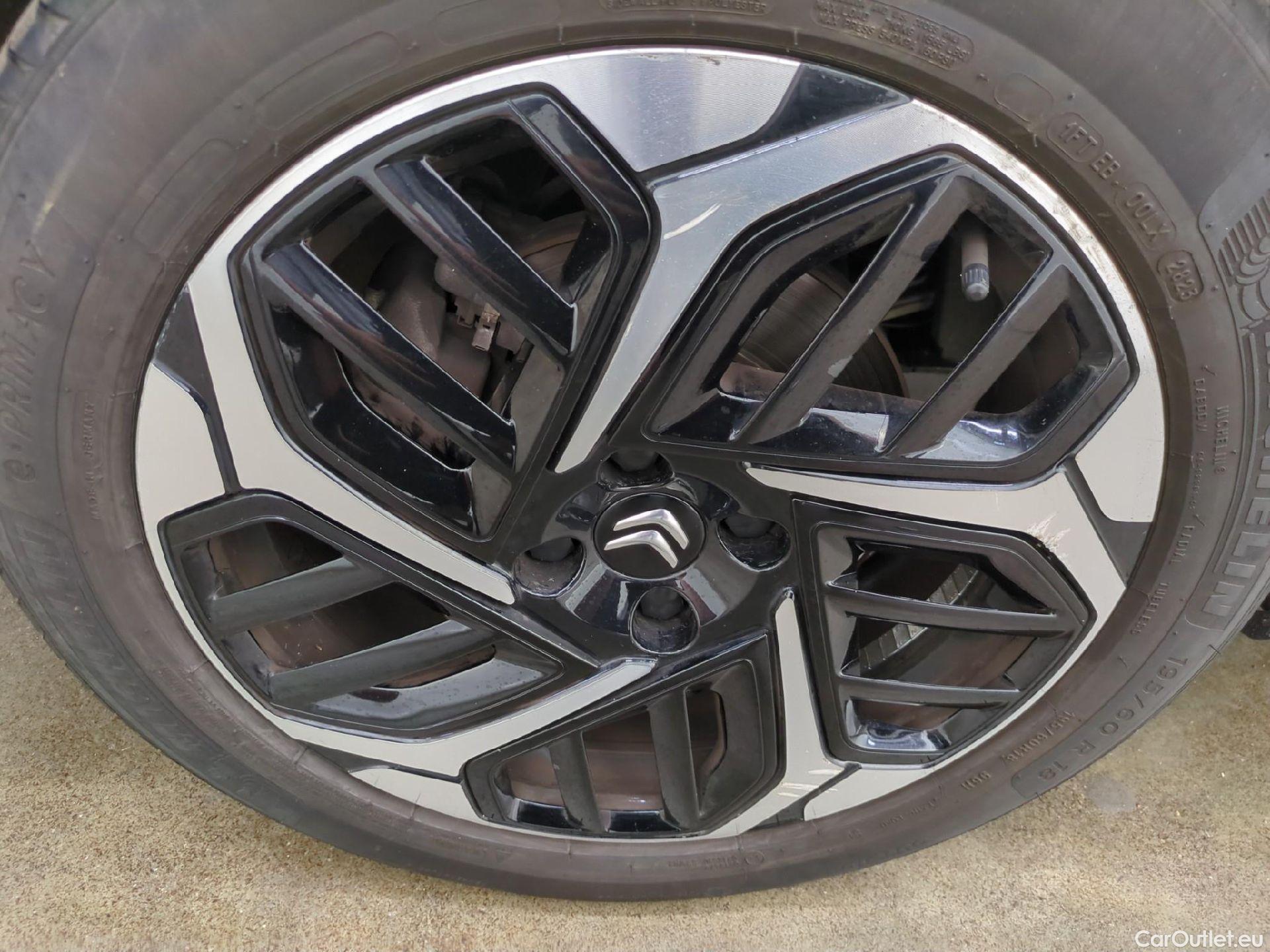  Citroen  C4 CITROEN  X / 2022 / 4P / Berline PureTech 130 S&S EAT8 Shine #7