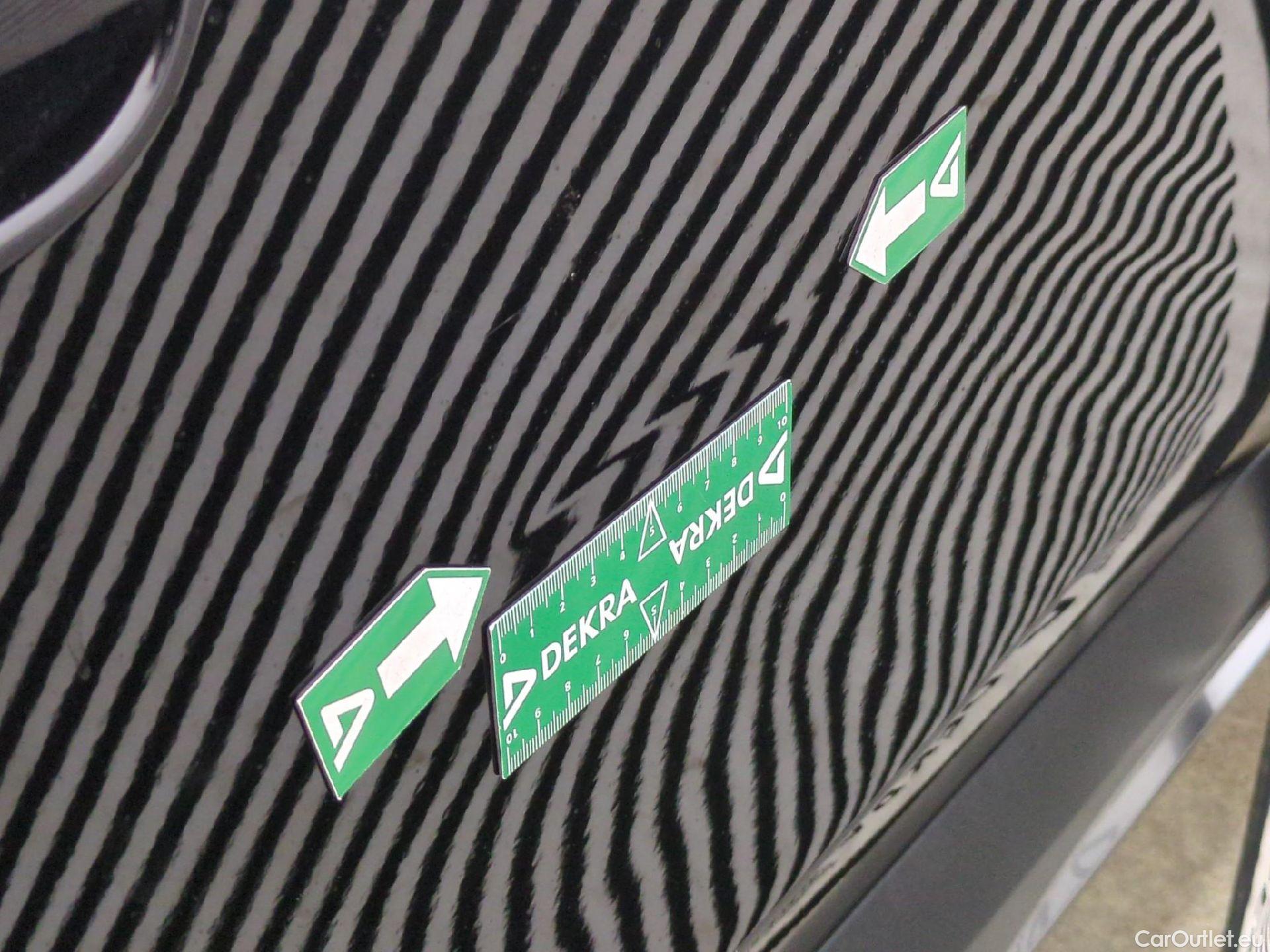  Citroen  C4 CITROEN  X / 2022 / 4P / Berline PureTech 130 S&S EAT8 Shine #25