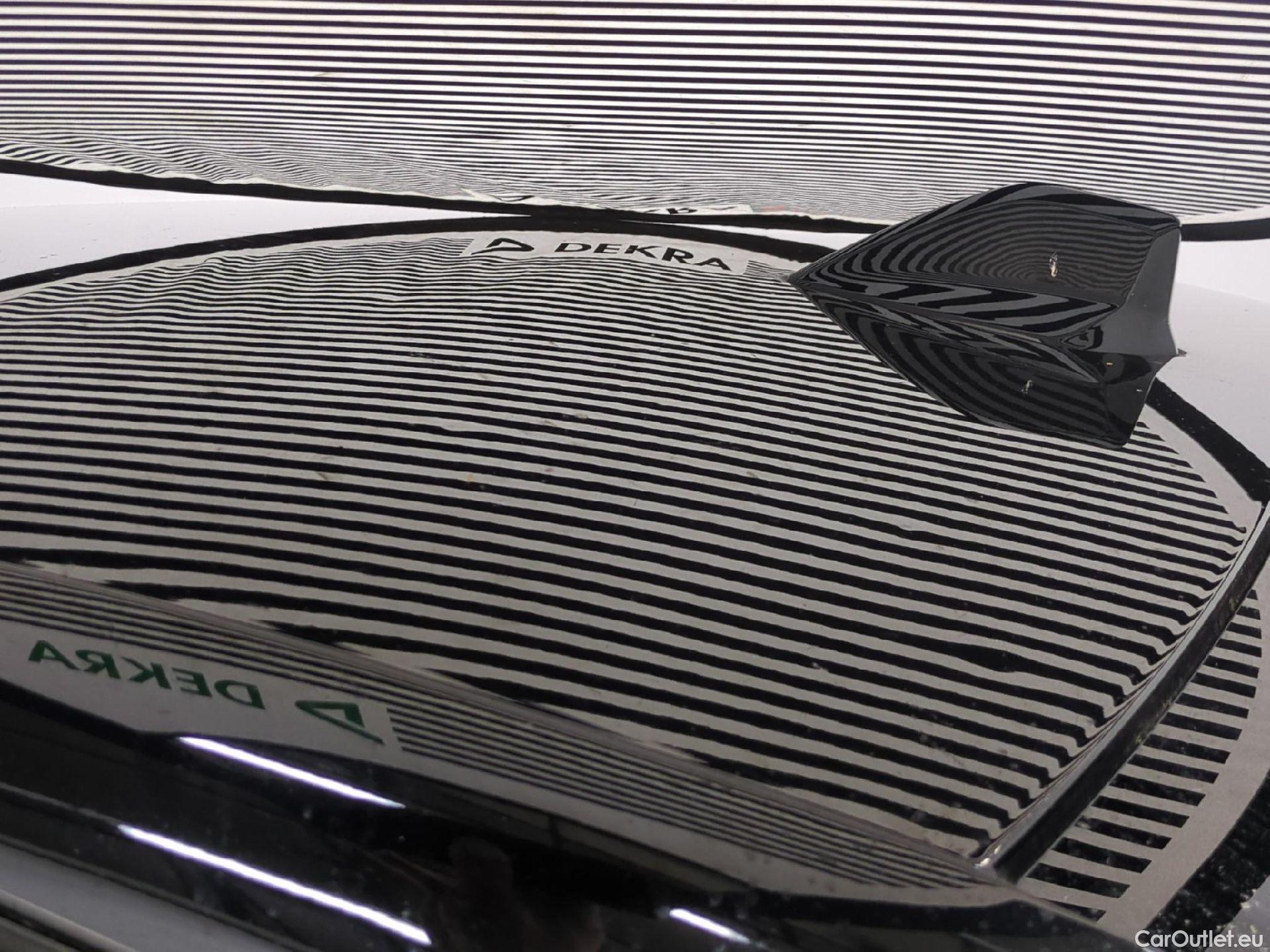  Citroen  C4 CITROEN  X / 2022 / 4P / Berline PureTech 130 S&S EAT8 Shine #23