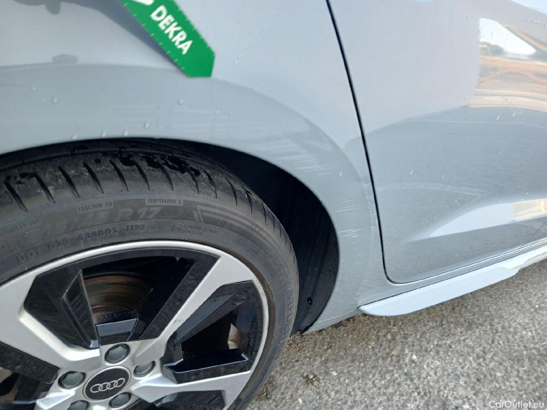  Audi  A1 Sportback AUDI A1 / 2018 / 5P / berlina con portón Sportback Adrenalin 30 TFSI 81kW S tron(SP) #30