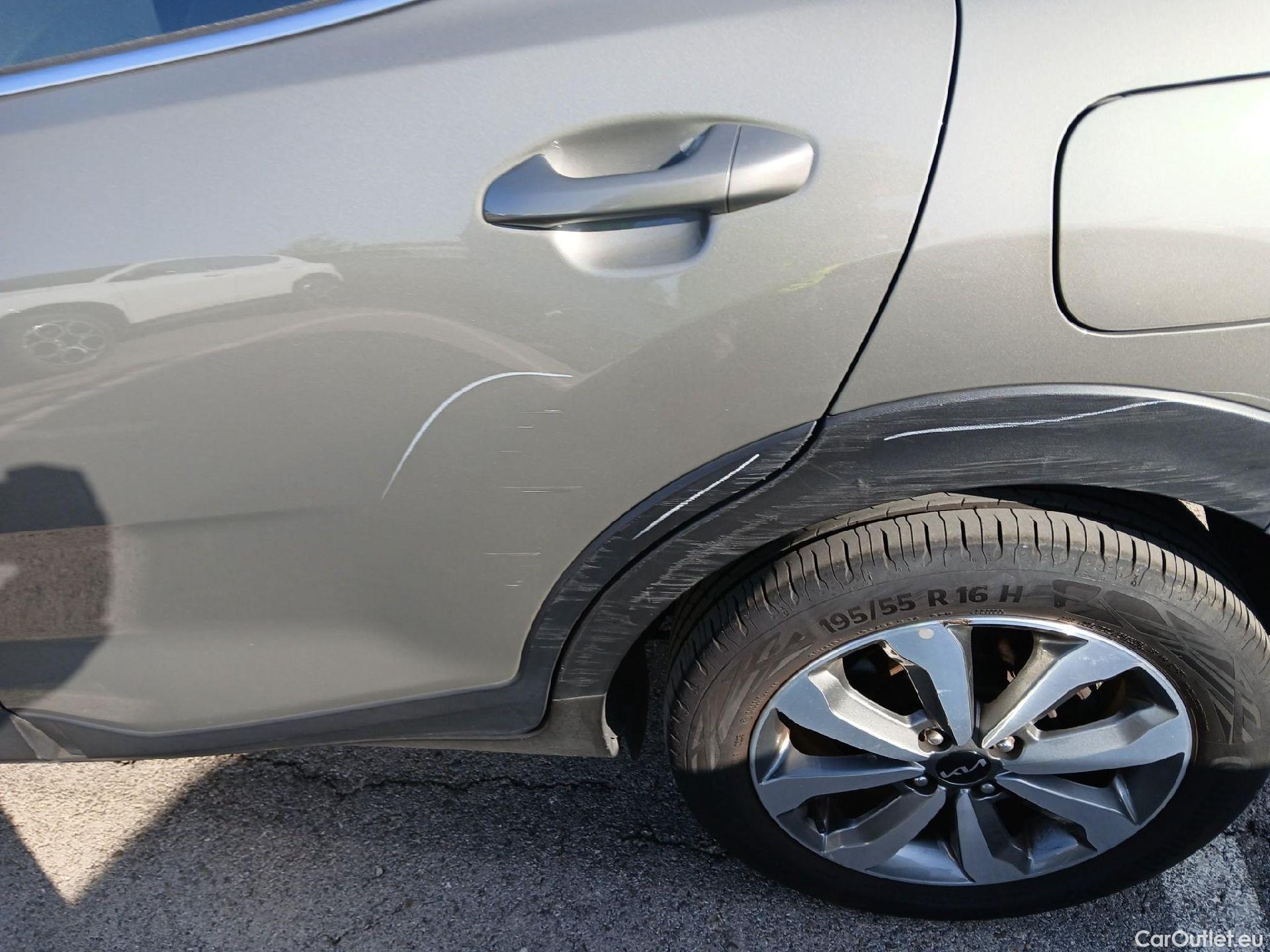  KIA  STONIC KIA  / 2017 / 5P / todoterreno 1.0 T-GDi 88kW (120CV) MHEV iMT Drive #16