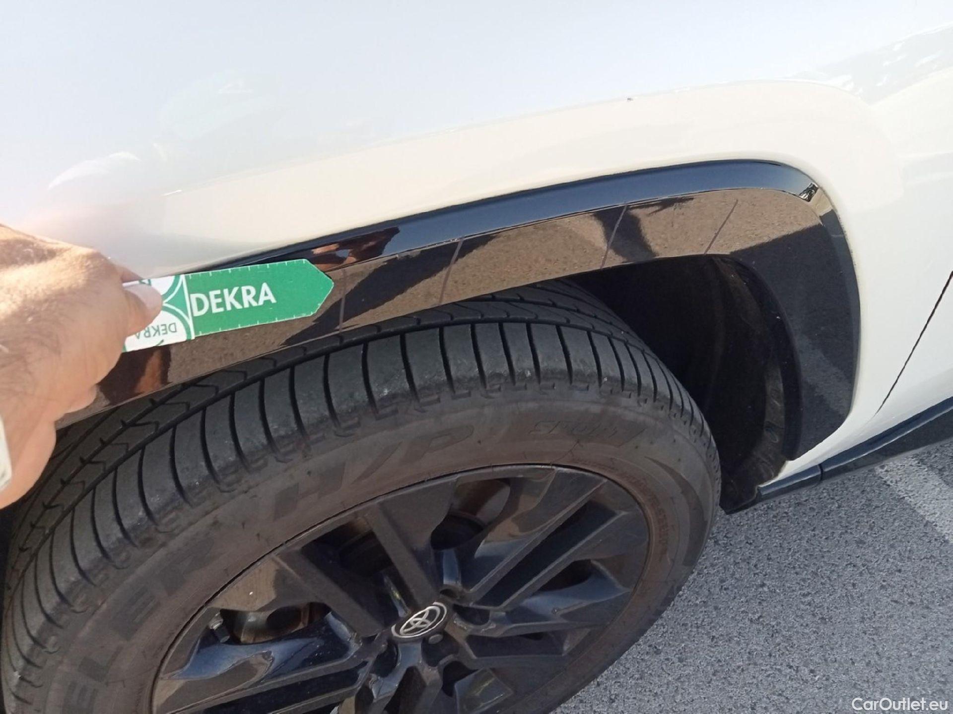  Toyota  RAV4 TOYOTA  / 2018 / 5P / todoterreno 2.5l 220H Style 4WD #3