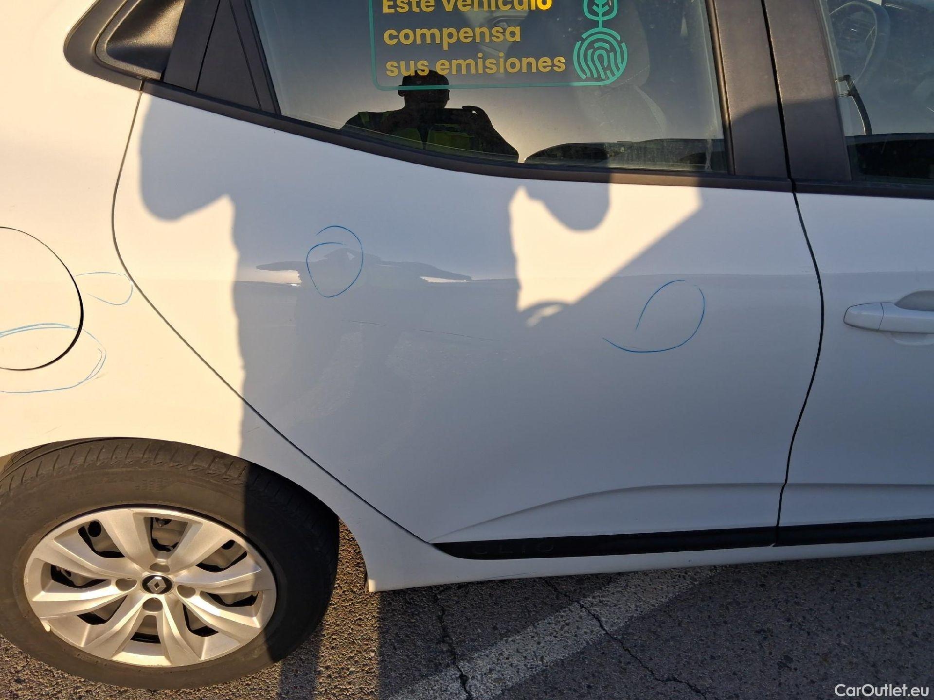  Renault  Clio RENAULT  / 2019 / 5P / berlina con portón Business Blue dCi 74kW (100CV) #37