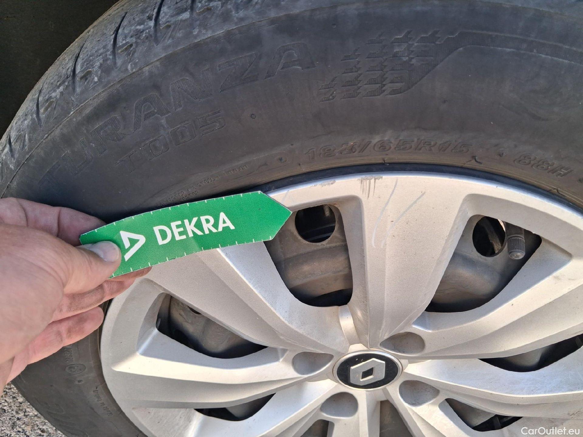  Renault  Clio RENAULT  / 2019 / 5P / berlina con portón Business Blue dCi 74kW (100CV) #49