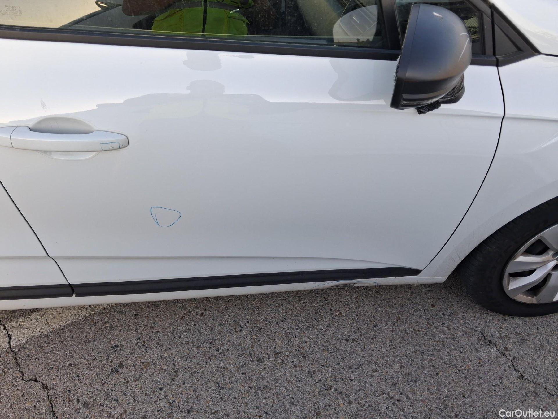  Renault  Clio RENAULT  / 2019 / 5P / berlina con portón Business Blue dCi 74kW (100CV) #41