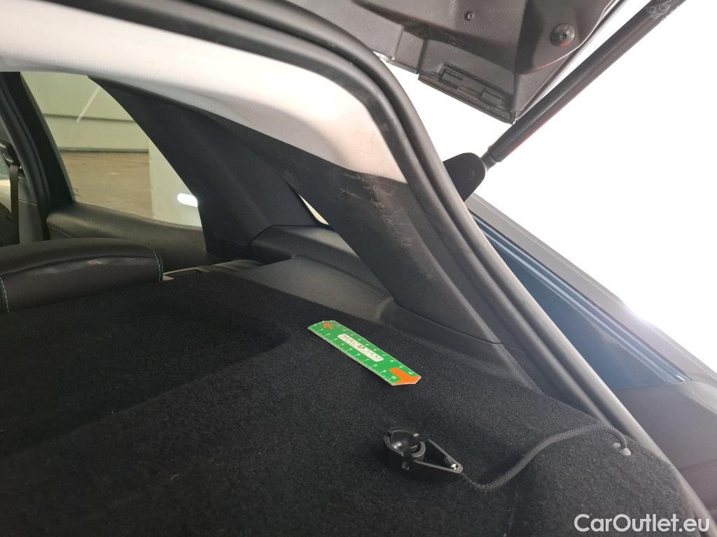  Peugeot  3008  II Allure 1.2 PureTech 130CV BVM6 E6d #34