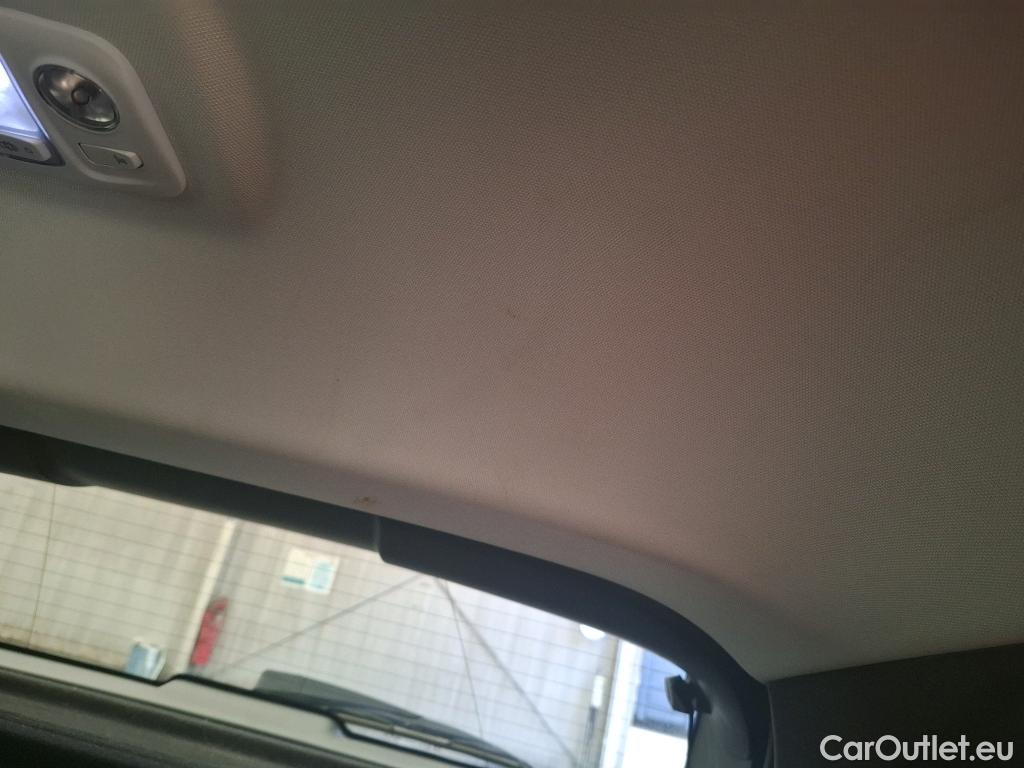  Peugeot  3008 PEUGEOT  / 2020 / 5P / SUV 1.6 HYBRID 225 E-EAT8 Allure Pack #33