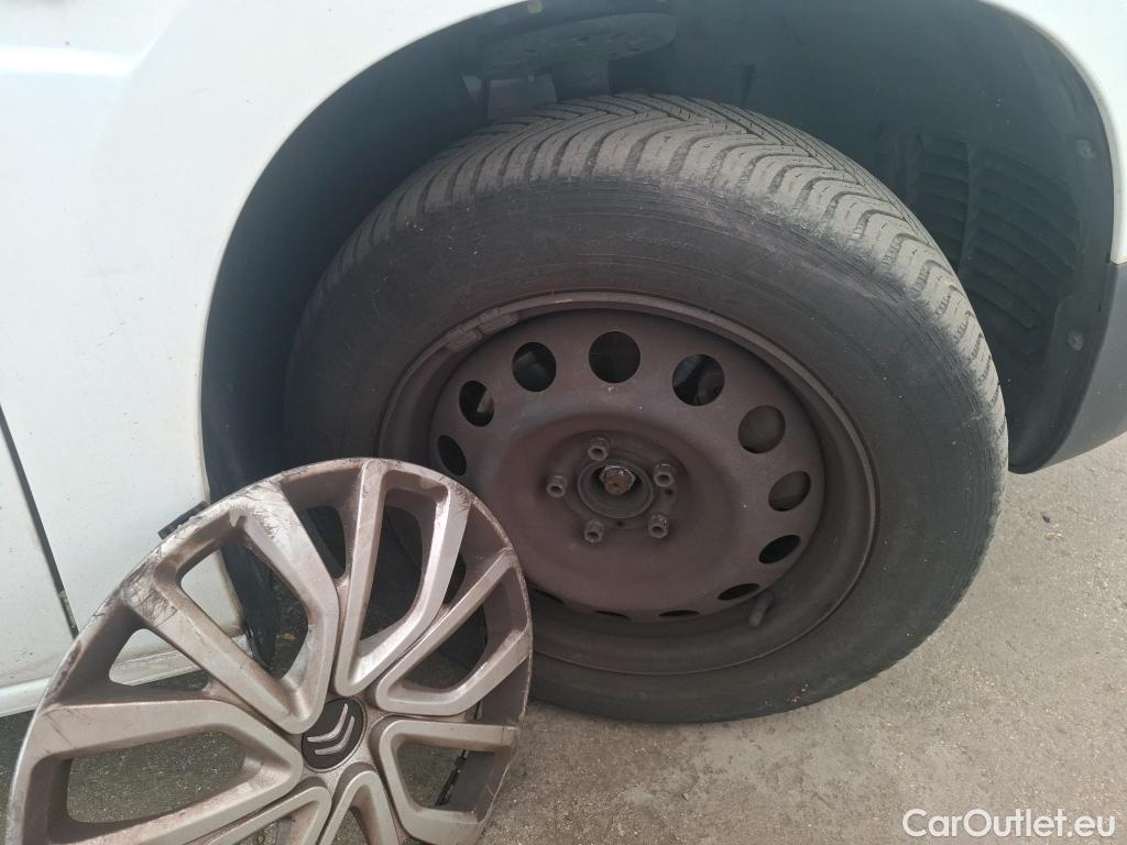  Citroen  Berlingo  Feel M 1.2 PureTech 130CV BVA8 7 Sieges E6d #15