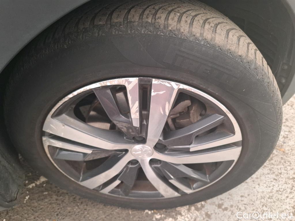  Peugeot  3008 PEUGEOT  / 2020 / 5P / SUV 1.6 HYBRID 225 E-EAT8 Allure Pack #21