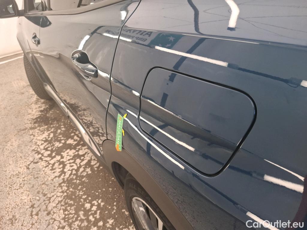  Peugeot  3008 PEUGEOT  / 2020 / 5P / SUV 1.6 HYBRID 225 E-EAT8 Allure Pack #28