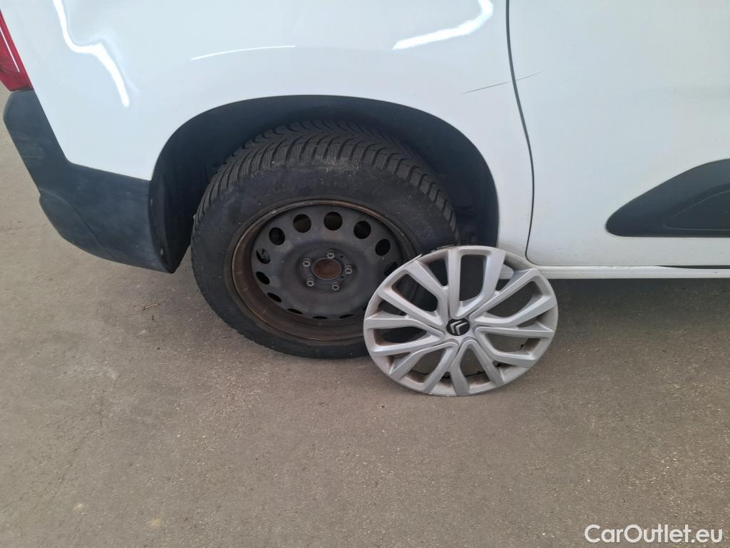  Citroen  Berlingo  Feel M 1.2 PureTech 130CV BVA8 7 Sieges E6d #27