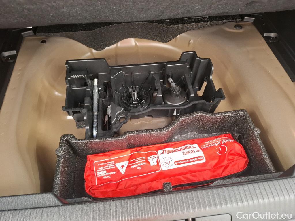  Peugeot  2008  Active 1.2 PureTech 100CV BVM6 E6d #1