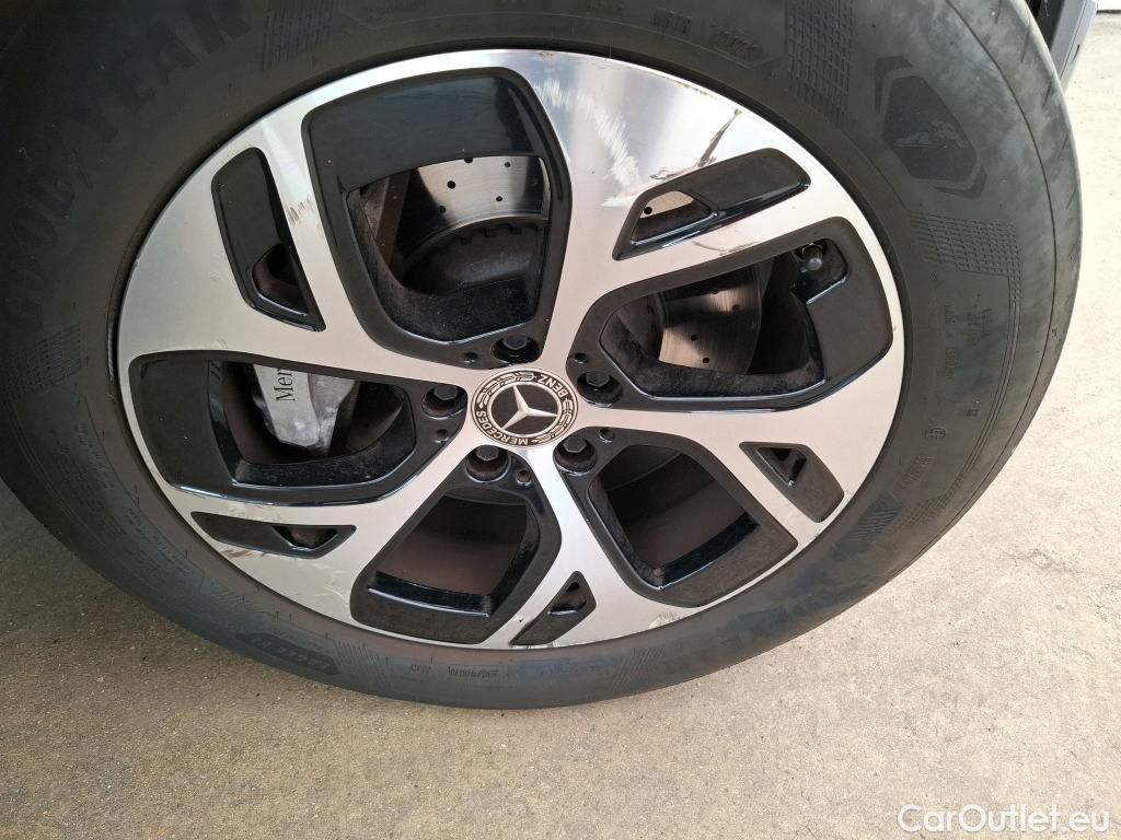  Mercedes  GLC MERCEDES-BENZ  / 2022 / 5P / SUV  300 e Business Line 4MATIC #16