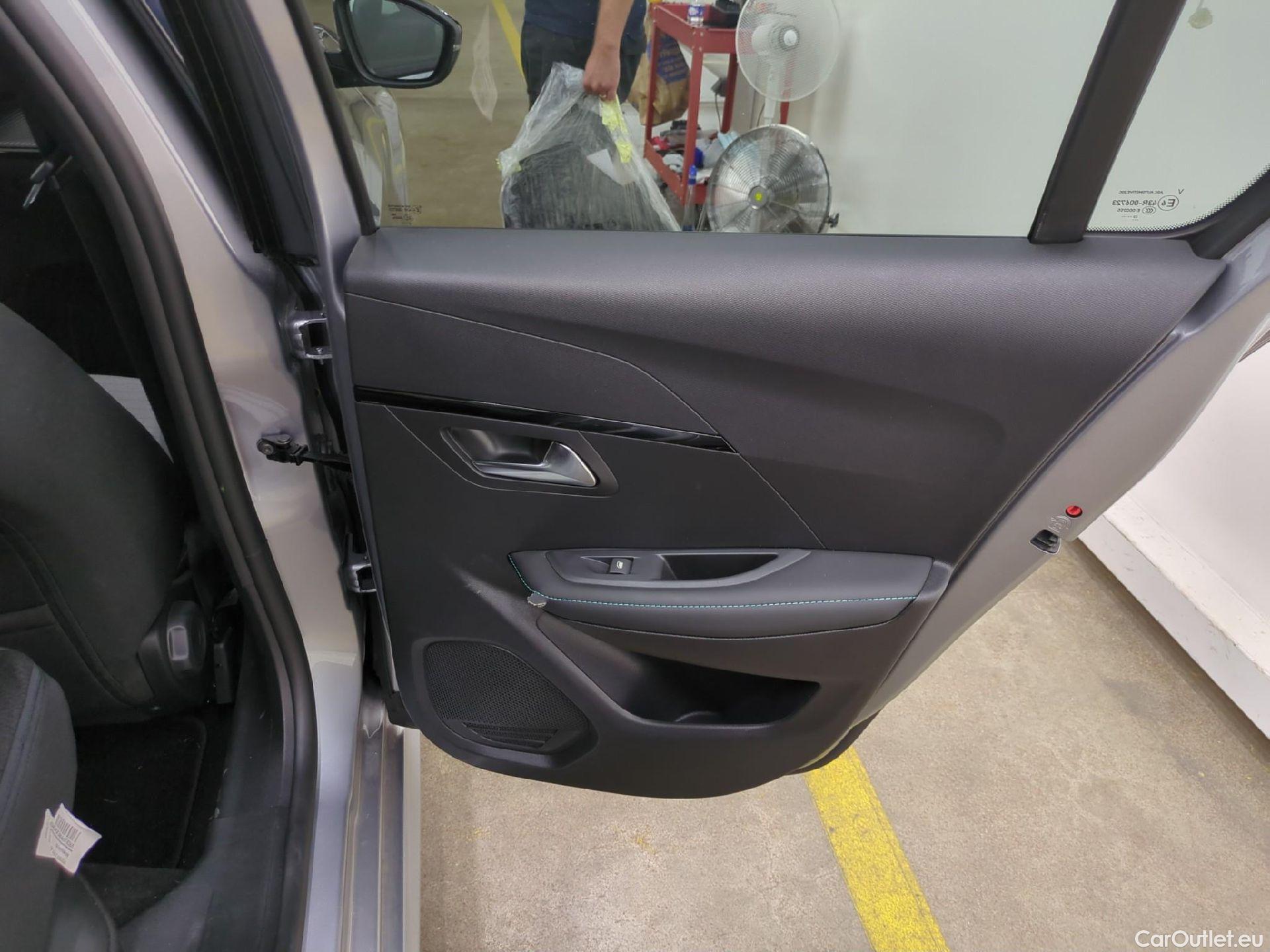  Peugeot  208  Allure Pack 1.2 PureTech 100CV BVM6 E6d #21