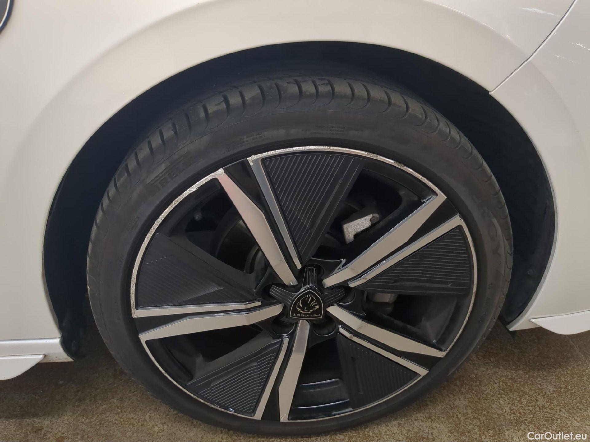  Peugeot  308  GT 1.2 PureTech 130CV BVA8 E6d #15