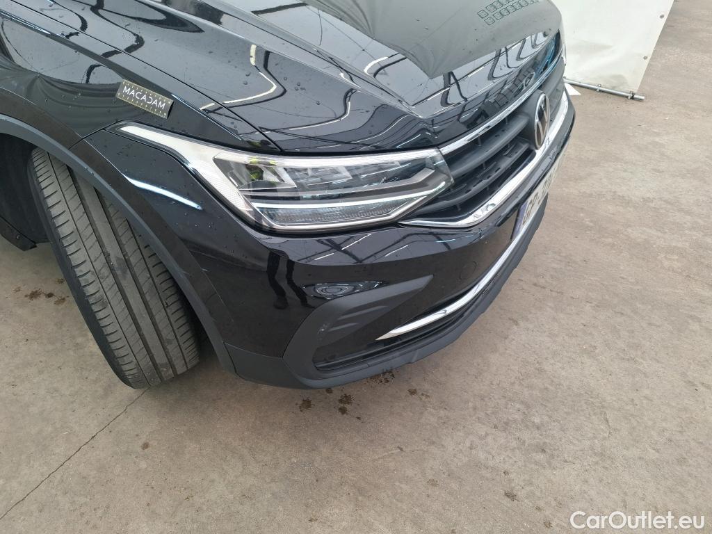  Volkswagen  Tiguan VOLKSWAGEN  / 2020 / 5P / SUV 1.4 eHybrid 245 DSG6 Life Business #1