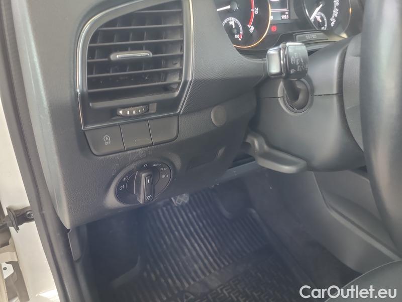  Skoda  Fabia  Combi (2015) Com.1.0TSI 70 Ambition 5d #10