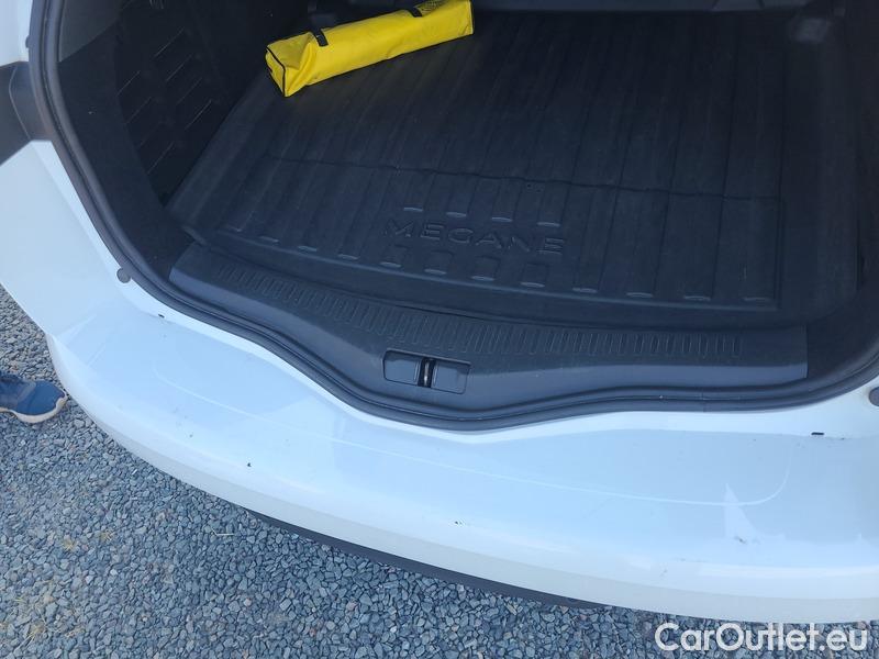  Renault  Megane  IV Estate  (2016) Meg GT 1.5BdCi 115 Techno 5d #20