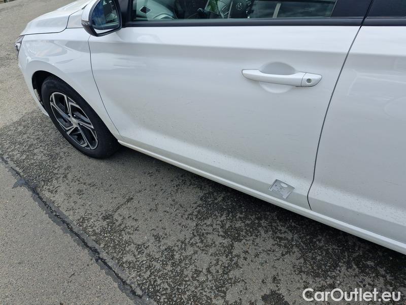  Hyundai  i30   cw (PD)(2017->)  kom.1.5i Family Comfort 5d #4
