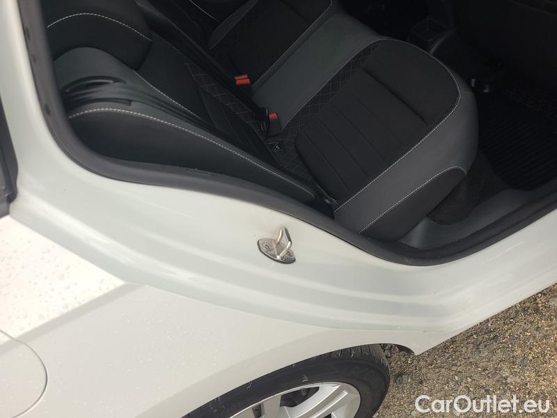  Skoda  Fabia  Combi (2015) Com.1.0TSI 70 Ambition 5d #8