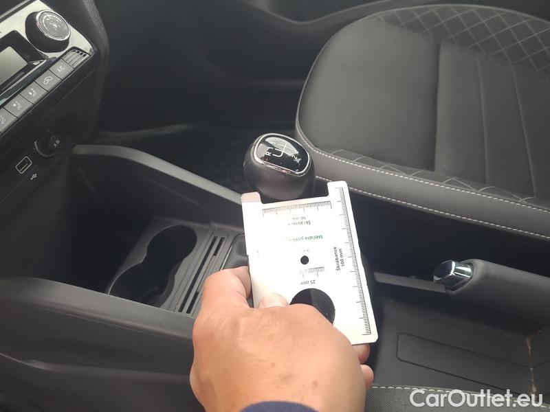  Skoda  Fabia  Combi (2015) Com.1.0TSI 70 Ambition 5d #24
