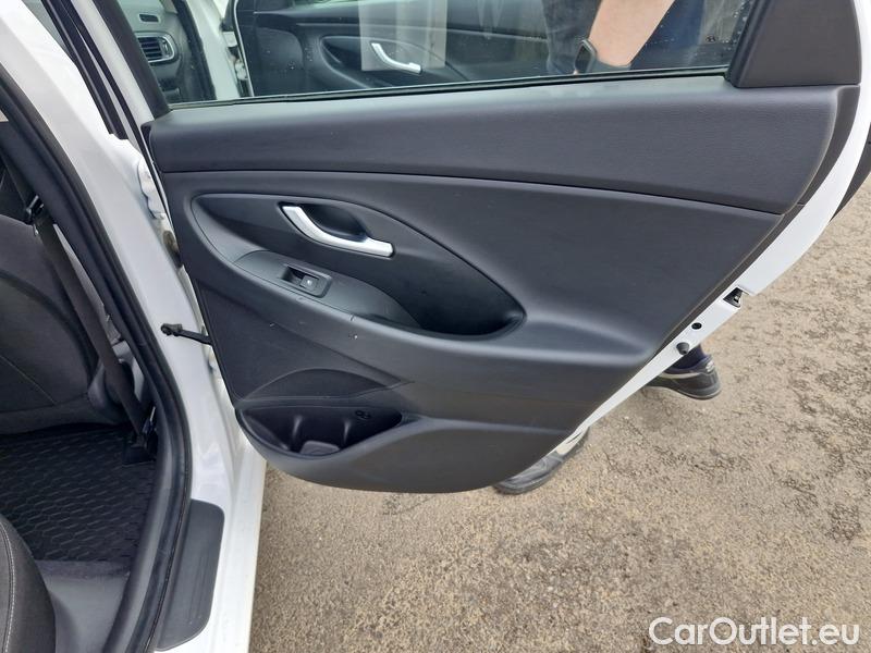  Hyundai  i30   cw (PD)(2017->)  kom.1.5i Family Comfort 5d #13