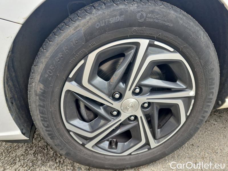  Hyundai  i30   cw (PD)(2017->)  kom.1.5i Family Comfort 5d #2