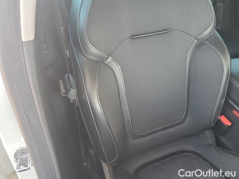  Renault  Megane  IV Estate  (2016) Meg GT 1.5BdCi 115 Techno 5d #24