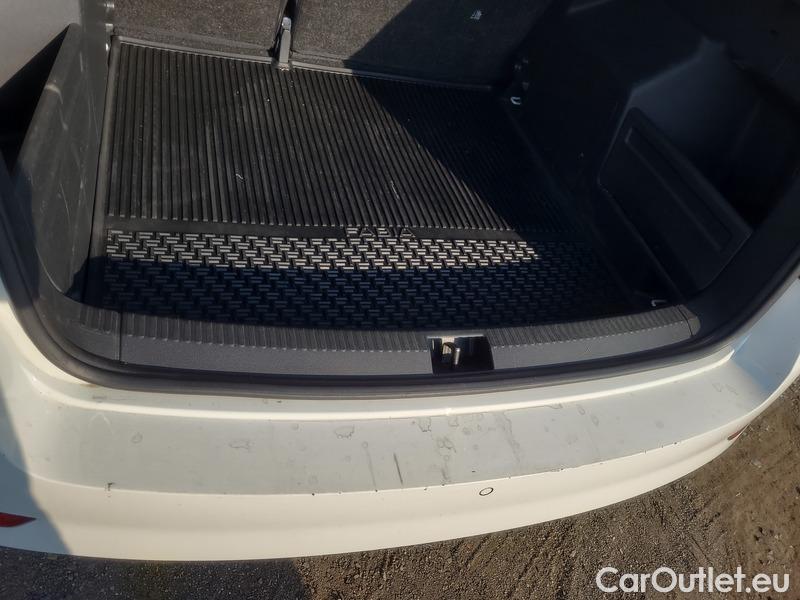  Skoda  Fabia  Combi (2015) Com.1.0TSI 70 Ambition 5d #18