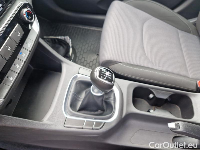  Hyundai  i30   cw (PD)(2017->)  kom.1.5i Family Comfort 5d #22