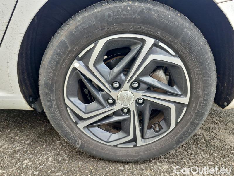  Hyundai  i30   cw (PD)(2017->)  kom.1.5i Family Comfort 5d #8