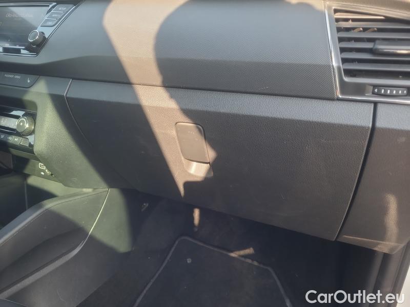  Skoda  Fabia  Combi (2015) Com.1.0TSI 70 Ambition 5d #29